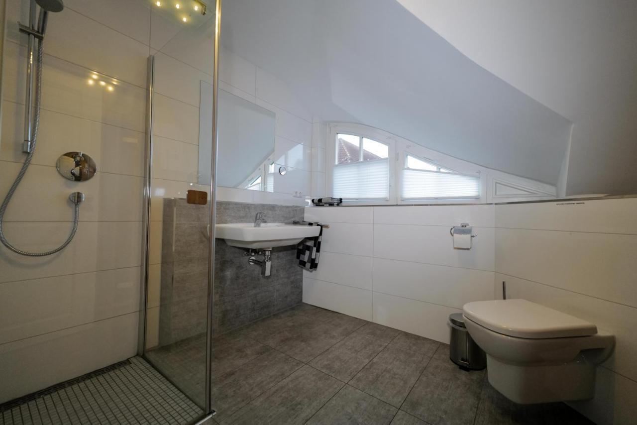 Ostseelagune Zingst, Exklusive Dhh, Strandnah, Sauna, Kamin, 3 Sz, 2 Baeder, Glasfaser, Haustierfrei, Garten Mit Suedterrasse, E-Ladesaeule, 2 Stellplaetze, Strandkorb, Fahrradschuppen, Waschmaschine, Trockner, Nichtraucher Exterior foto